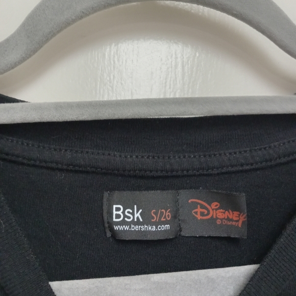 Vintage Rare DISNEY T-Shirt Black Rainbow Embroidered Spell Out - Picture 3 of 4